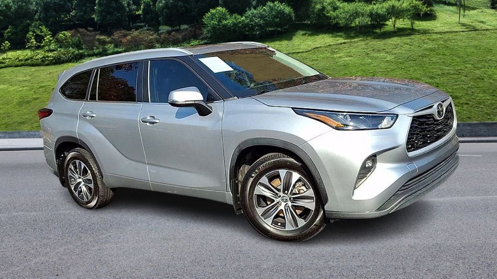 Used 2023 Toyota Highlander XLE SUV