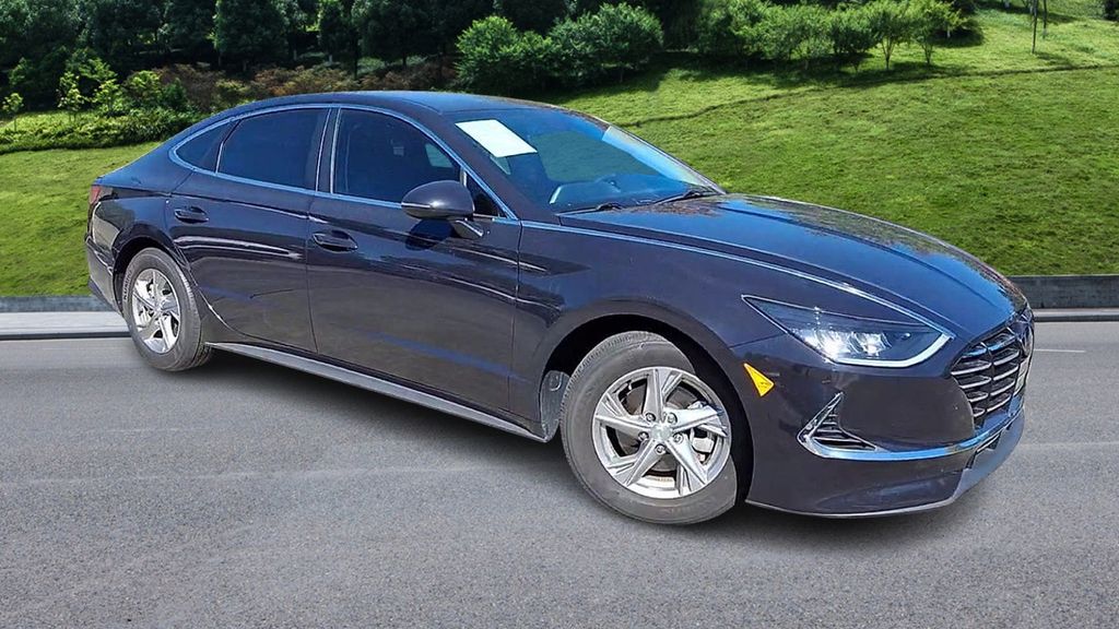 2023 Hyundai Sonata SE photo 2