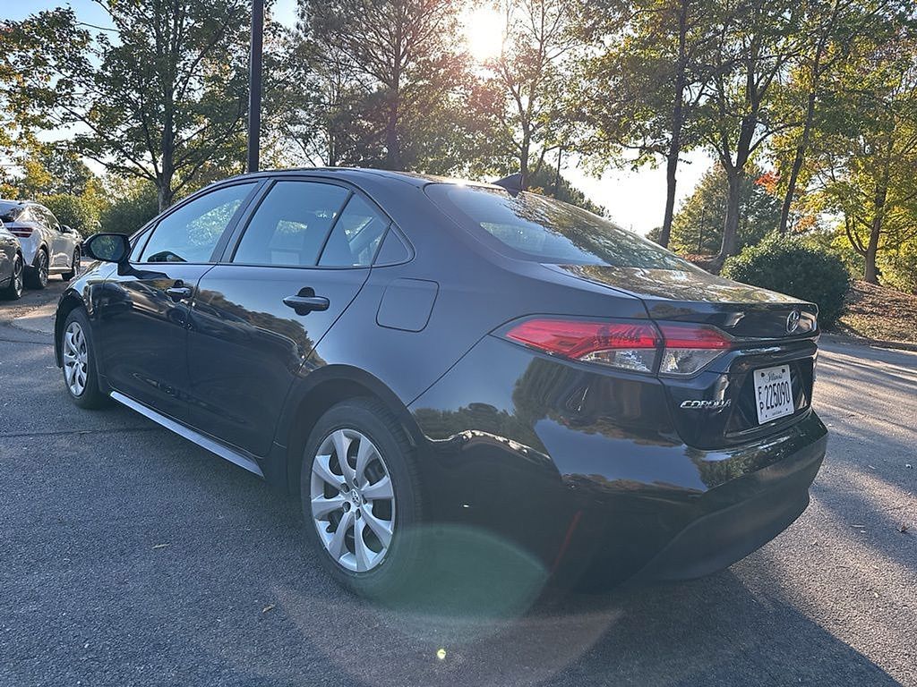 2023 Toyota Corolla LE photo 4