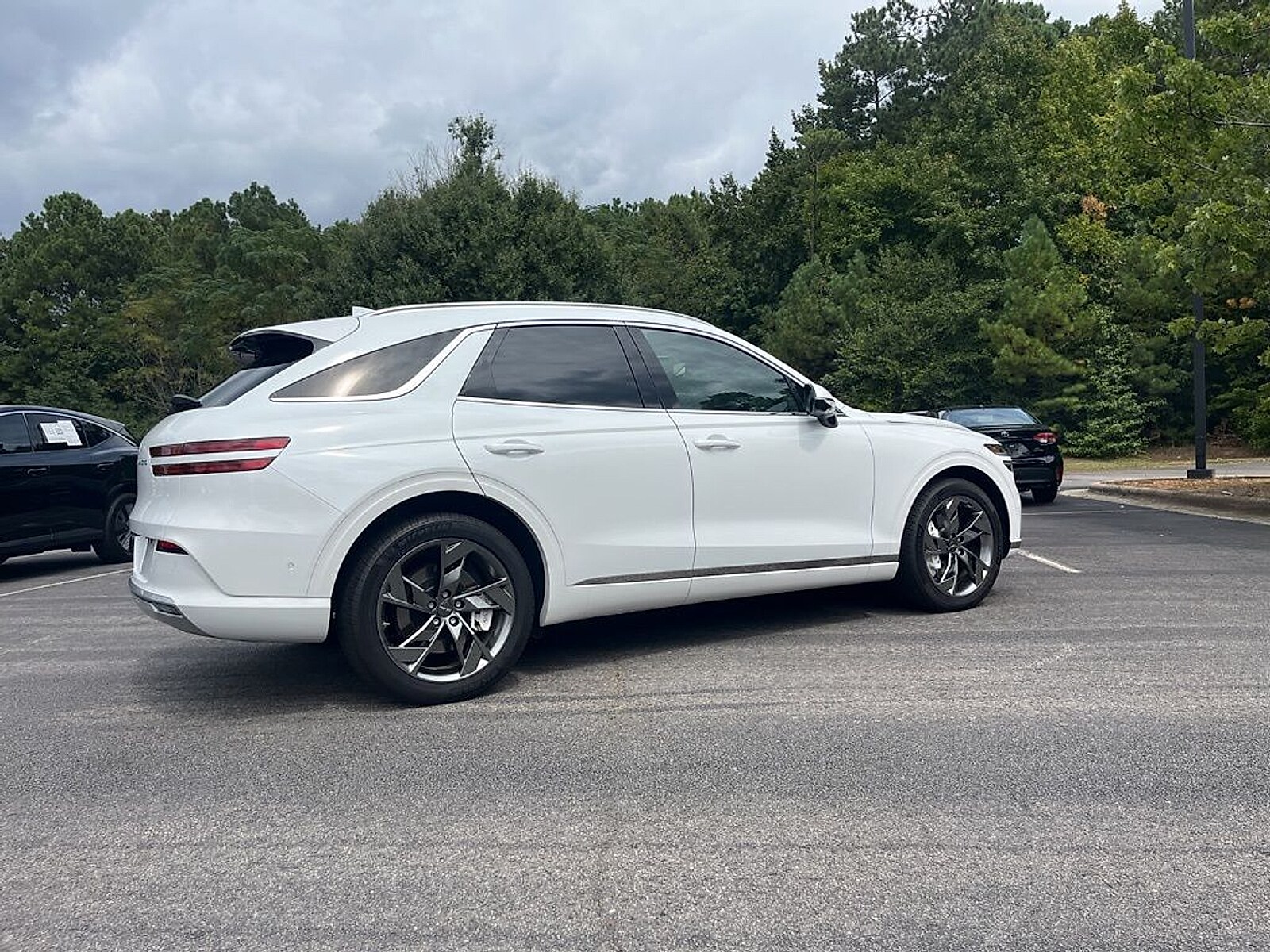 2025 Genesis Electrified GV70 Advanced photo 4