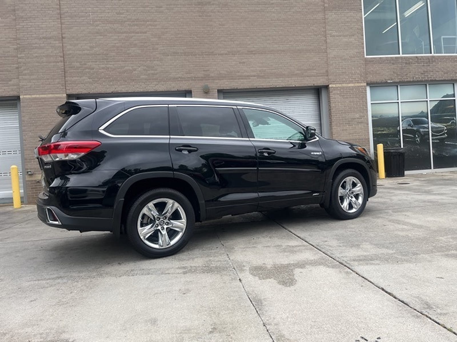 Used 2017 Toyota Highlander Limited with VIN 5TDDGRFH0HS022054 for sale in Cary, NC