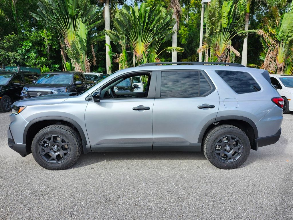 2025 Honda Pilot TrailSport photo 4