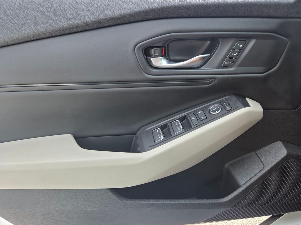 2024 Honda Accord Hybrid EX-L - Photo 31