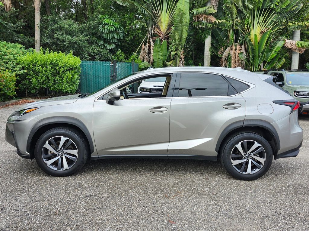 2020 Lexus NX 300 Premium photo 4