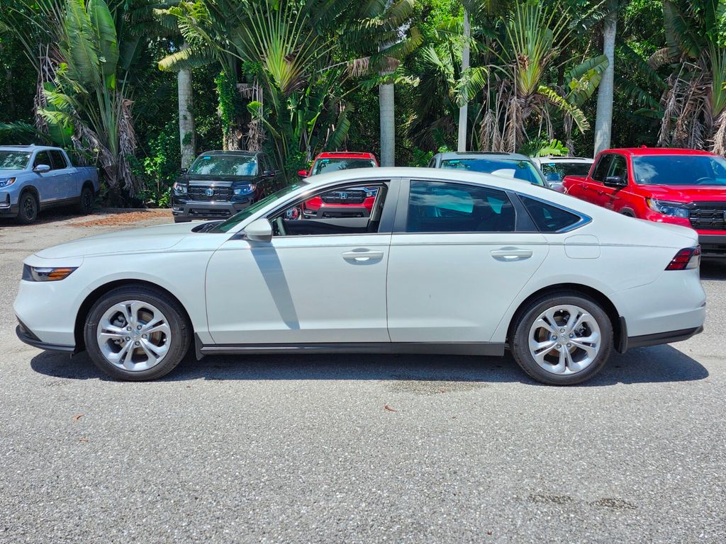 2025 Honda Accord LX photo 3