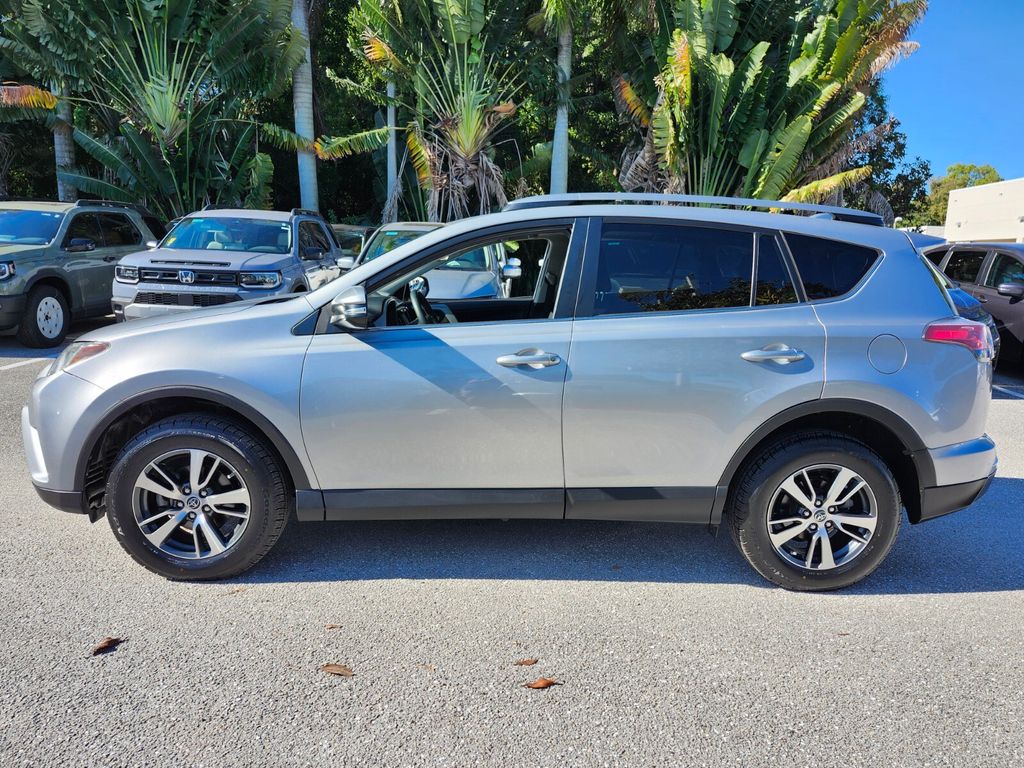 2018 Toyota RAV4 XLE photo 4