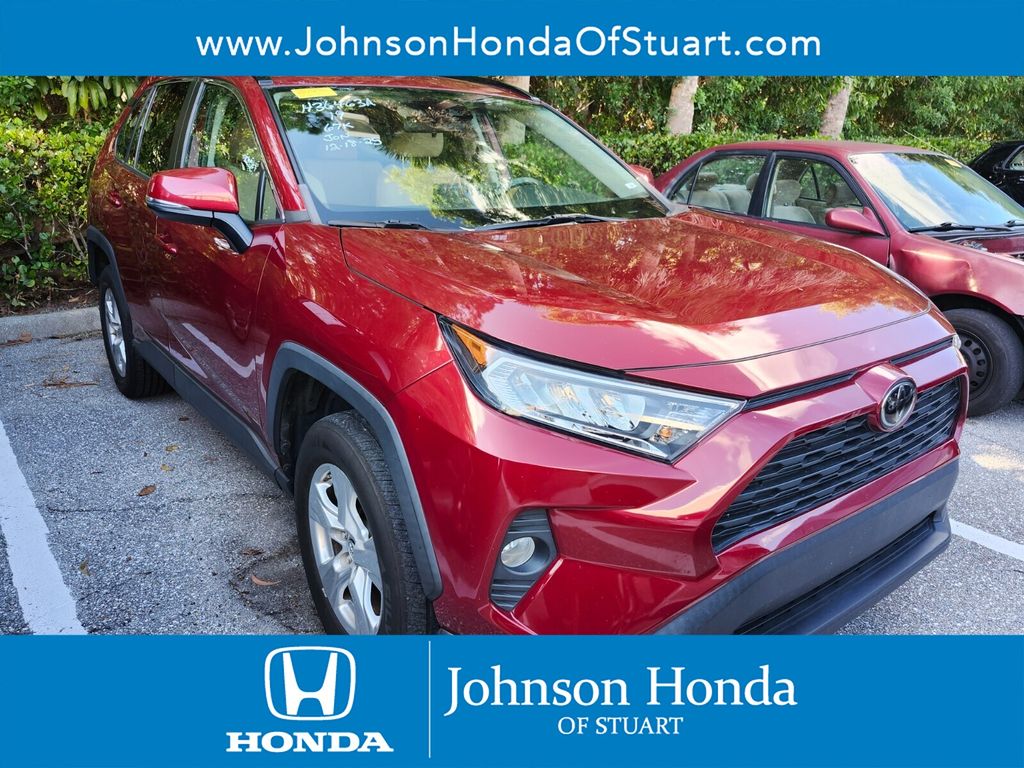 2019 Toyota RAV4 XLE's photo