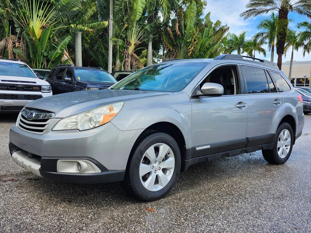 2010 Subaru Outback 2.5i Limited photo 2