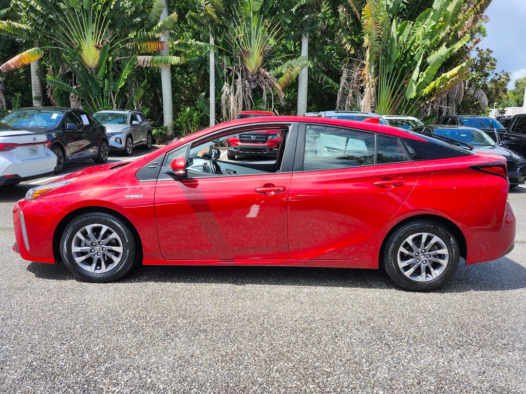 2022 Toyota Prius Limited photo 4