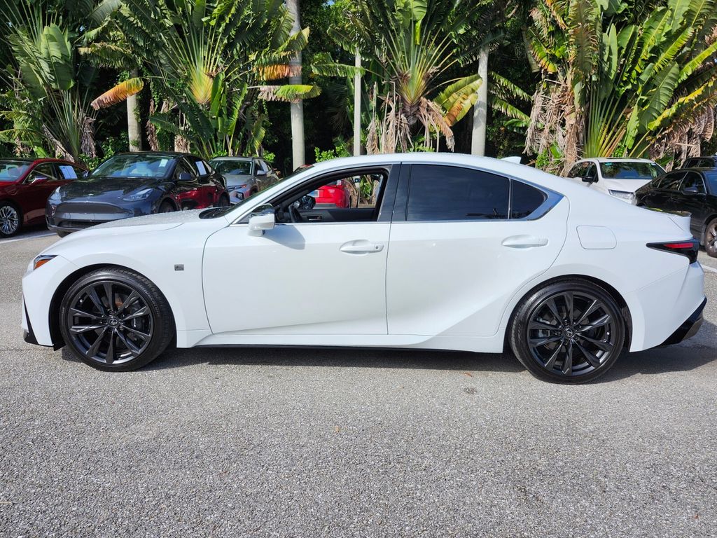 2024 Lexus IS 350 F SPORT photo 4