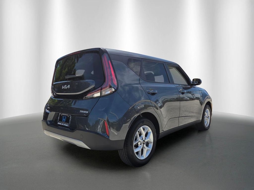 Used 2025 Kia Soul LX Hatchback
