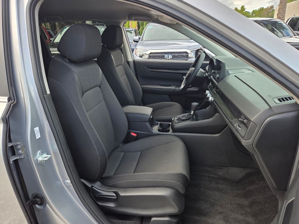 2025 Honda CR-V LX - Photo 18