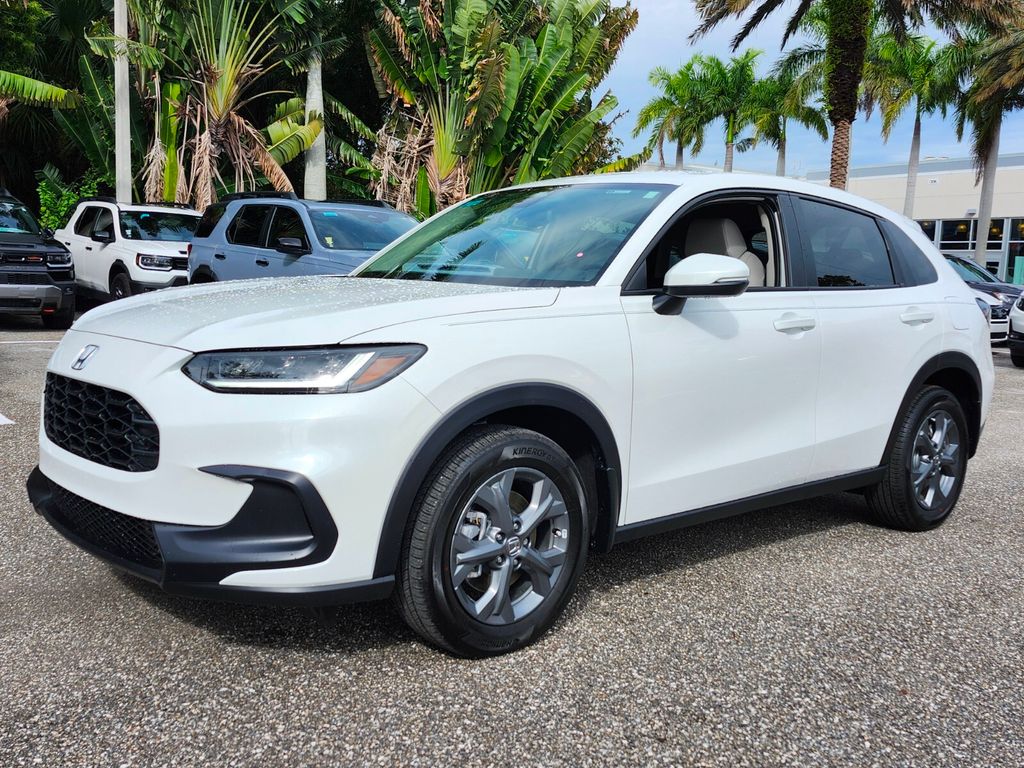 2026 Honda HR-V LX photo 3