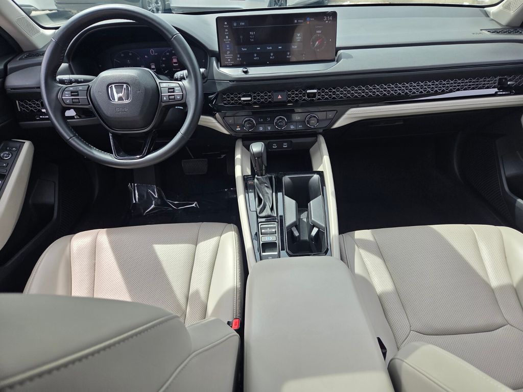 2024 Honda Accord Hybrid EX-L - Photo 13