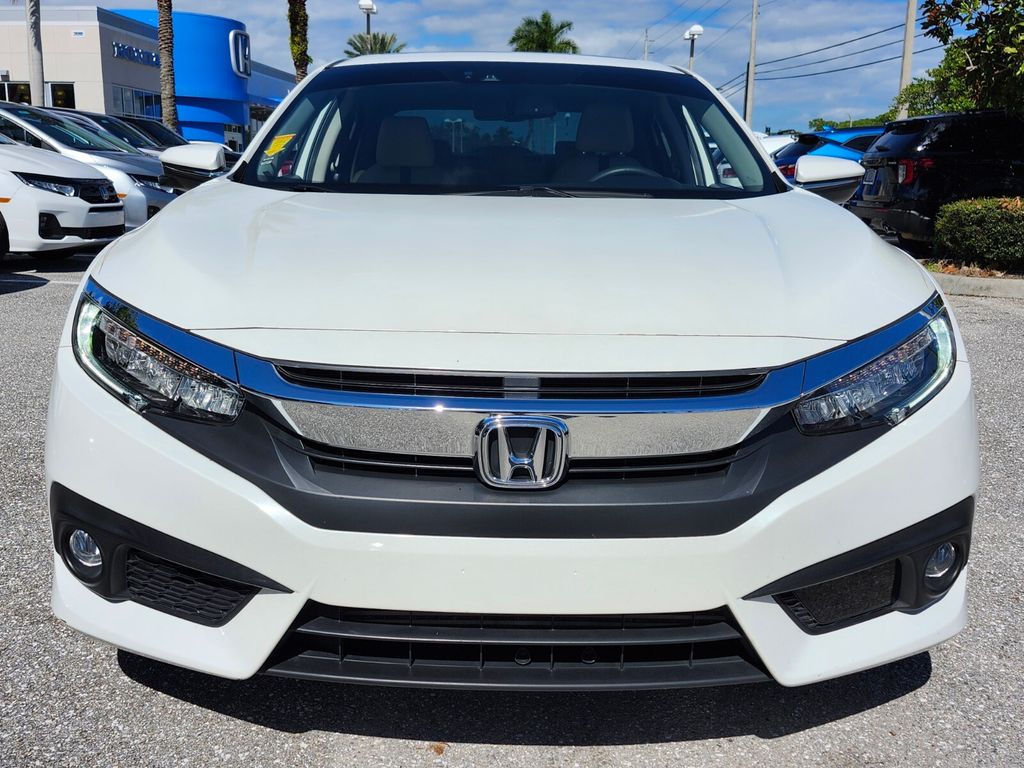 2018 Honda Civic Touring photo 2
