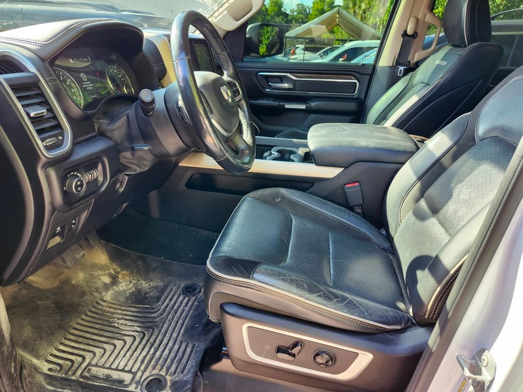 2019 Ram 1500 Laramie photo 3