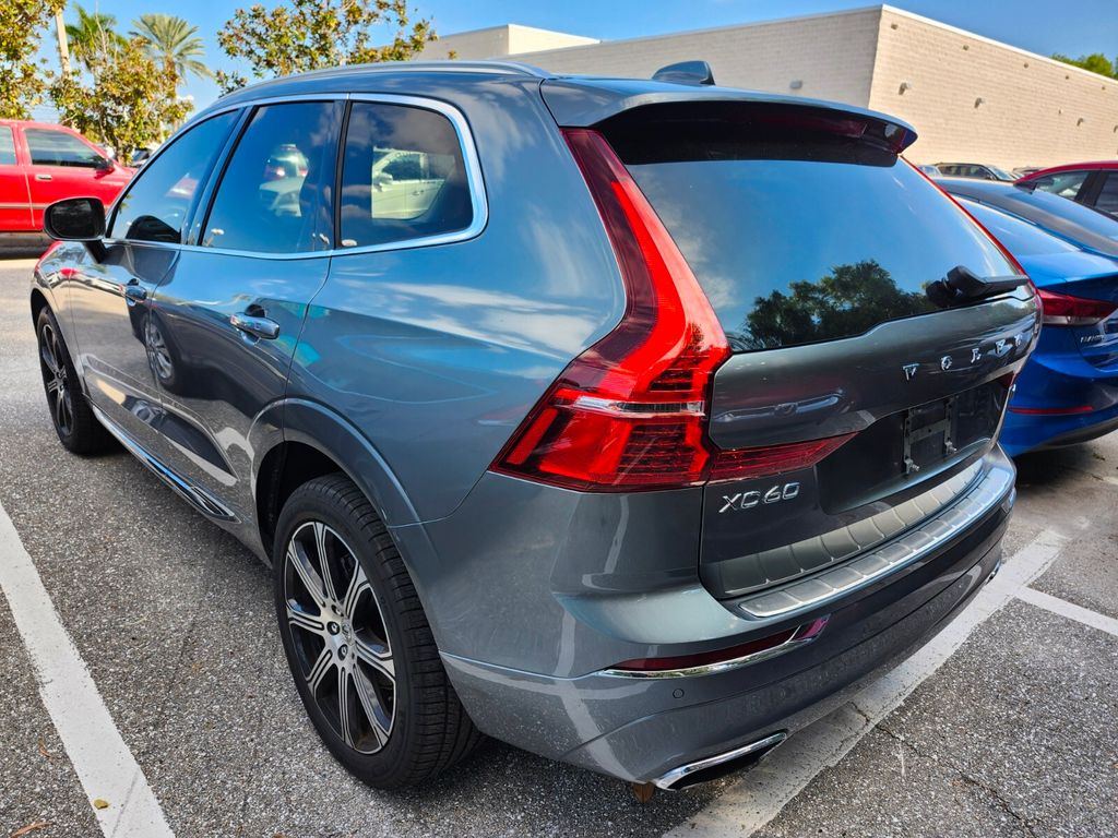 2021 Volvo XC60 T5 Inscription photo 4