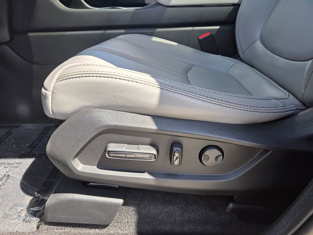 2024 Honda Pilot Touring - Photo 10