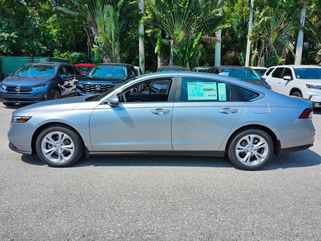 2025 Honda Accord LX photo 4