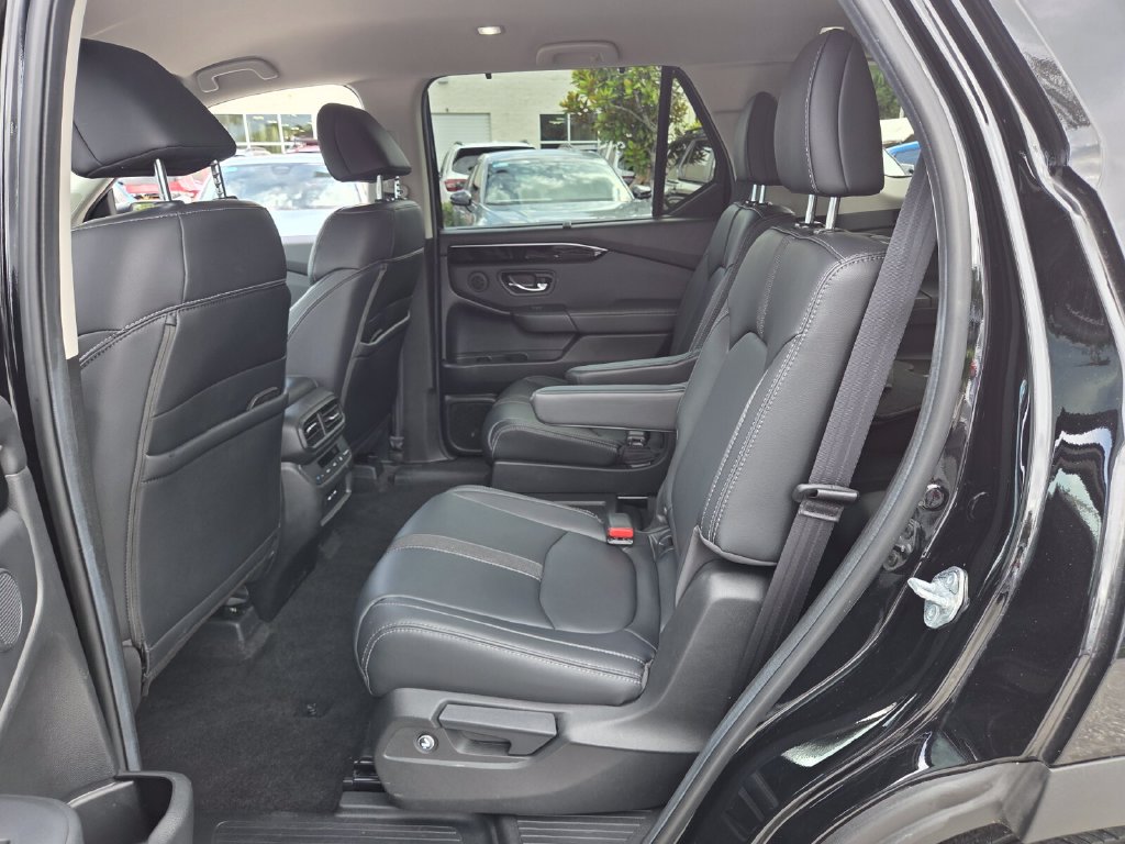 2024 Honda Pilot EX-L - Photo 11
