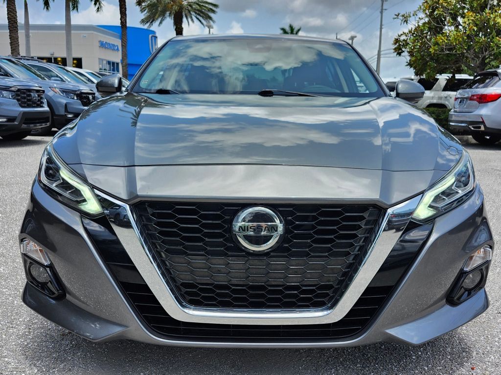 Used 2019 Nissan Altima Platinum with VIN 1N4BL4FWXKN327438 for sale in Stuart, FL
