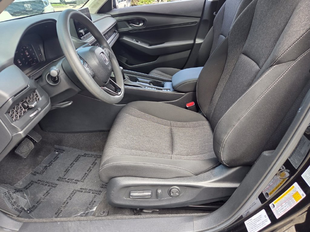 2025 Honda Accord SE - Photo 9