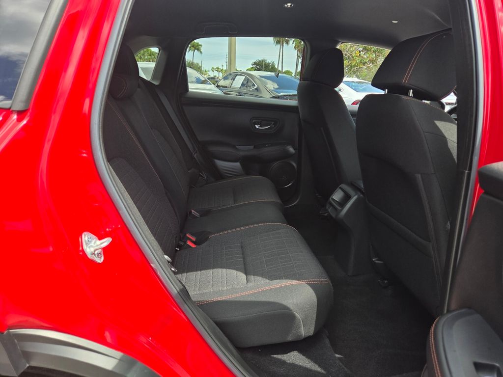 2025 Honda HR-V Sport - Photo 17