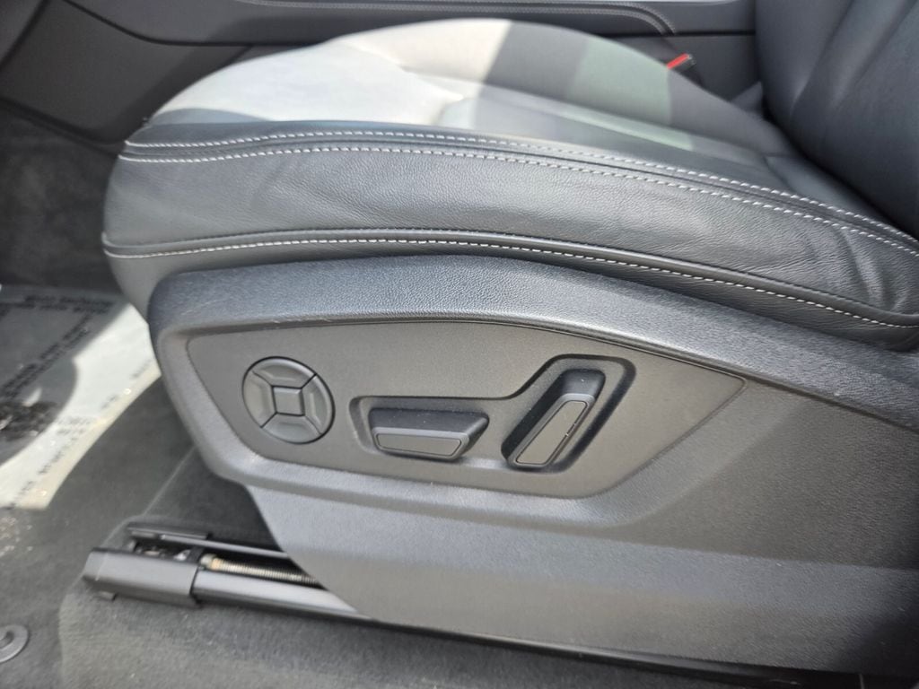 2025 Audi Q7 Premium Plus - Photo 10