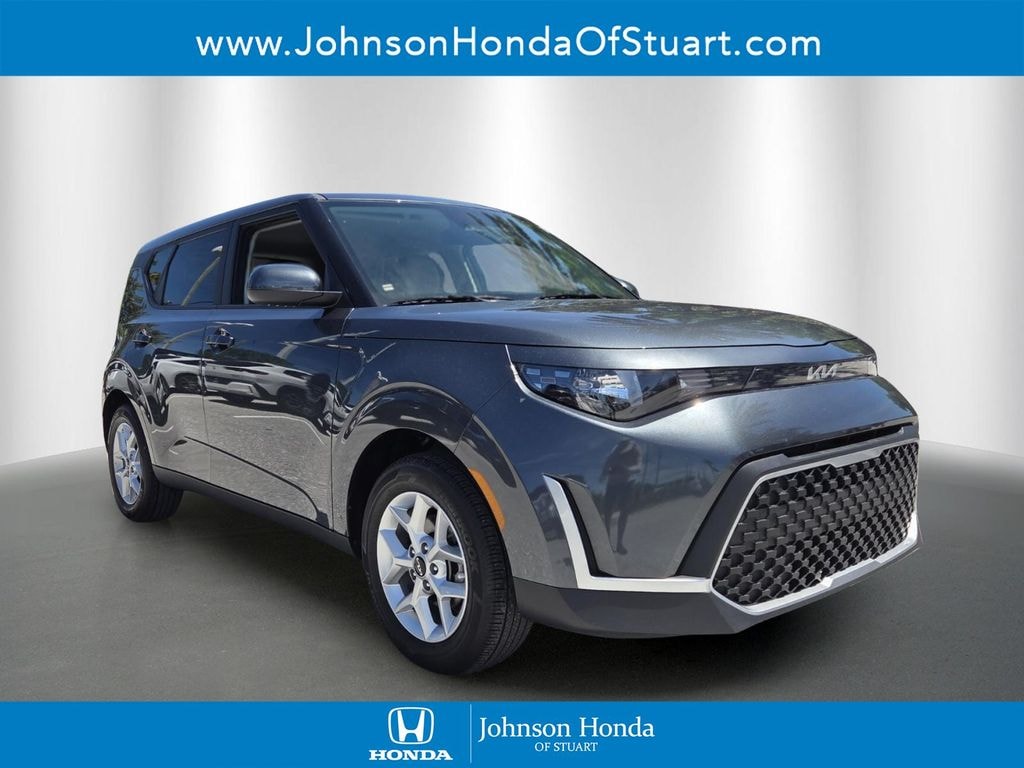 Used 2025 Kia Soul LX Hatchback