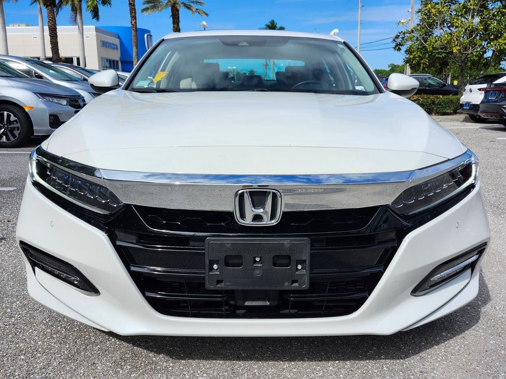 2020 Honda Accord Hybrid Touring photo 2