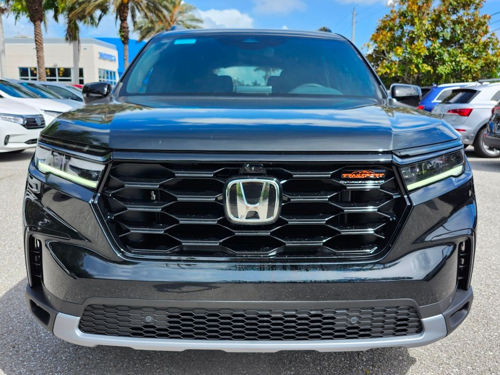 2025 Honda Pilot TrailSport photo 2