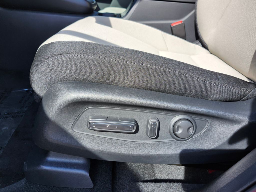 2026 Honda CR-V EX - Photo 9