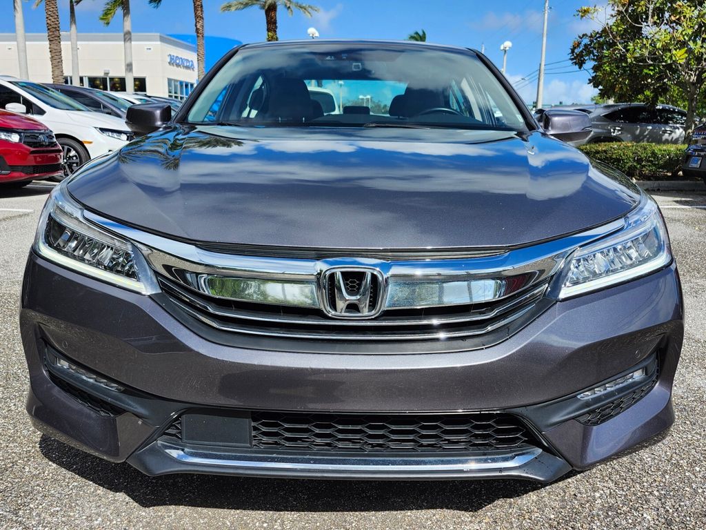 2017 Honda Accord Touring photo 2