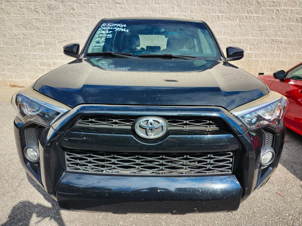 2018 Toyota 4Runner SR5 photo 2