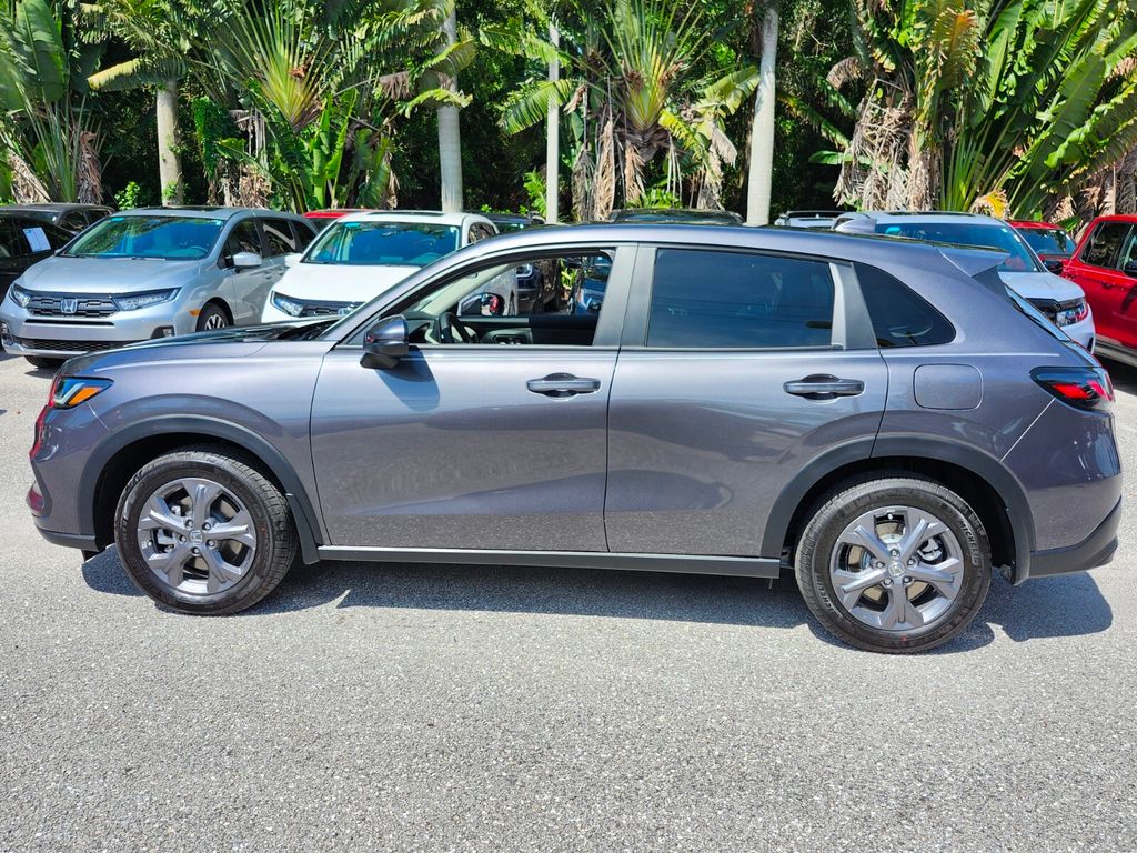 2026 Honda HR-V LX photo 4