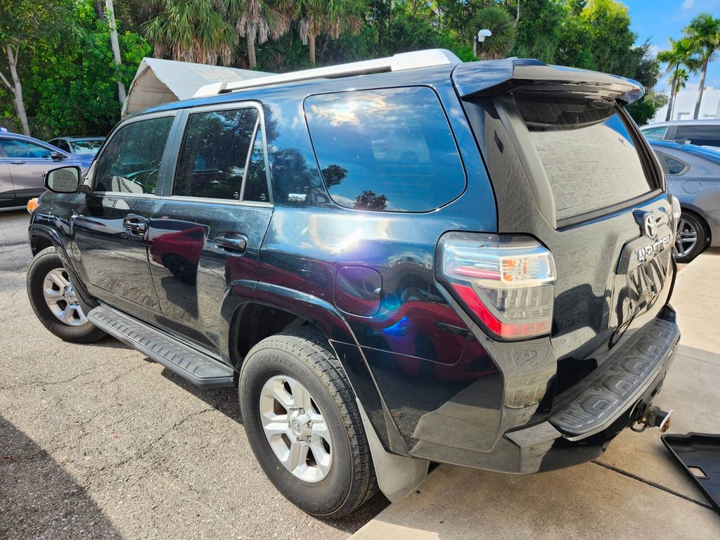 2018 Toyota 4Runner SR5 photo 4