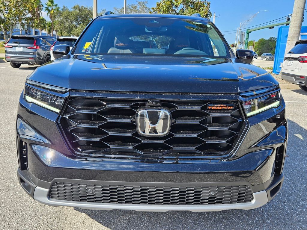 2025 Honda Pilot TrailSport photo 2