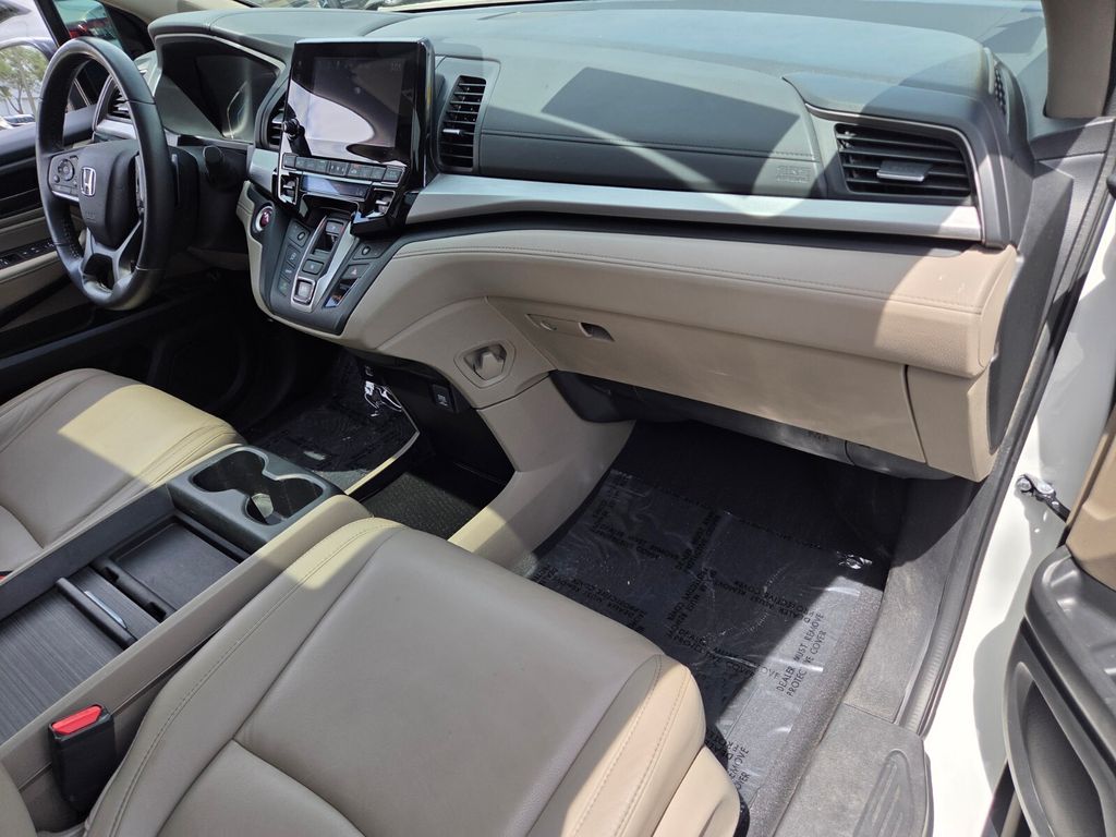 2022 Honda Odyssey EX-L - Photo 17
