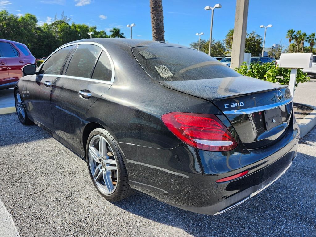 2018 Mercedes Benz E 300 photo 4