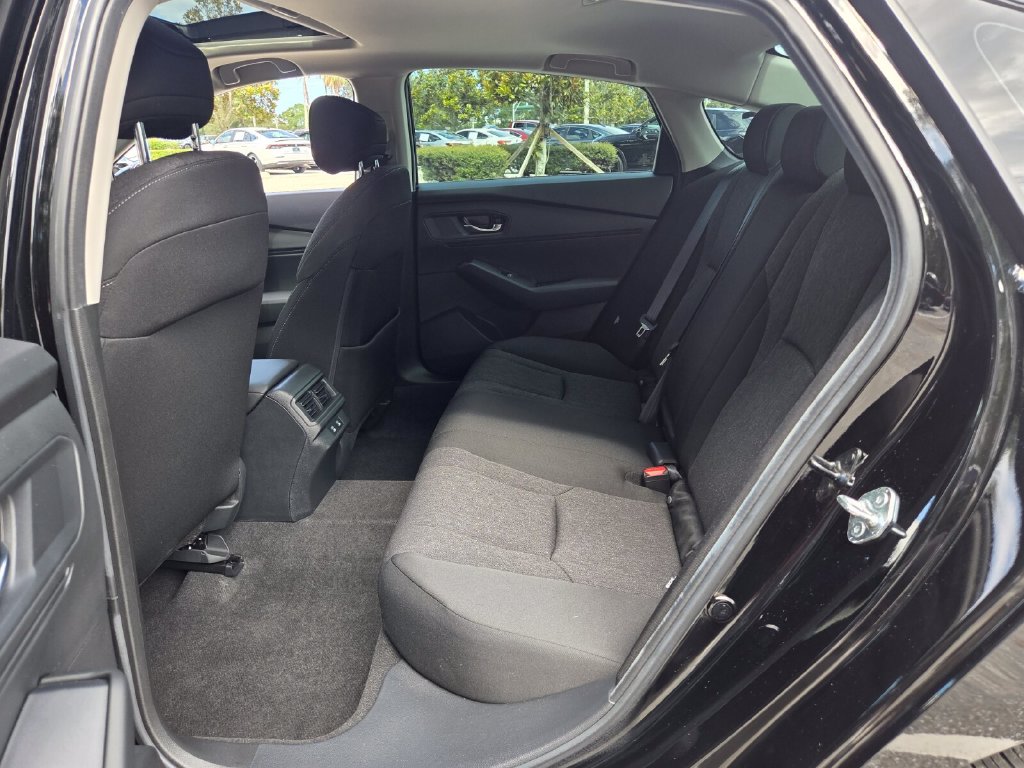 2025 Honda Accord SE - Photo 11