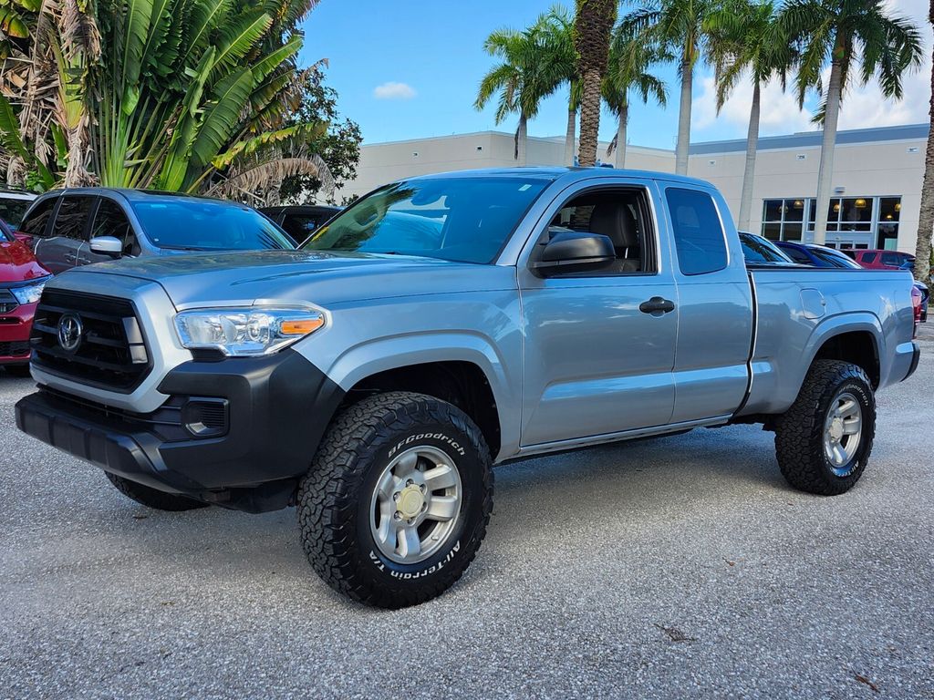 2023 Toyota Tacoma SR photo 3