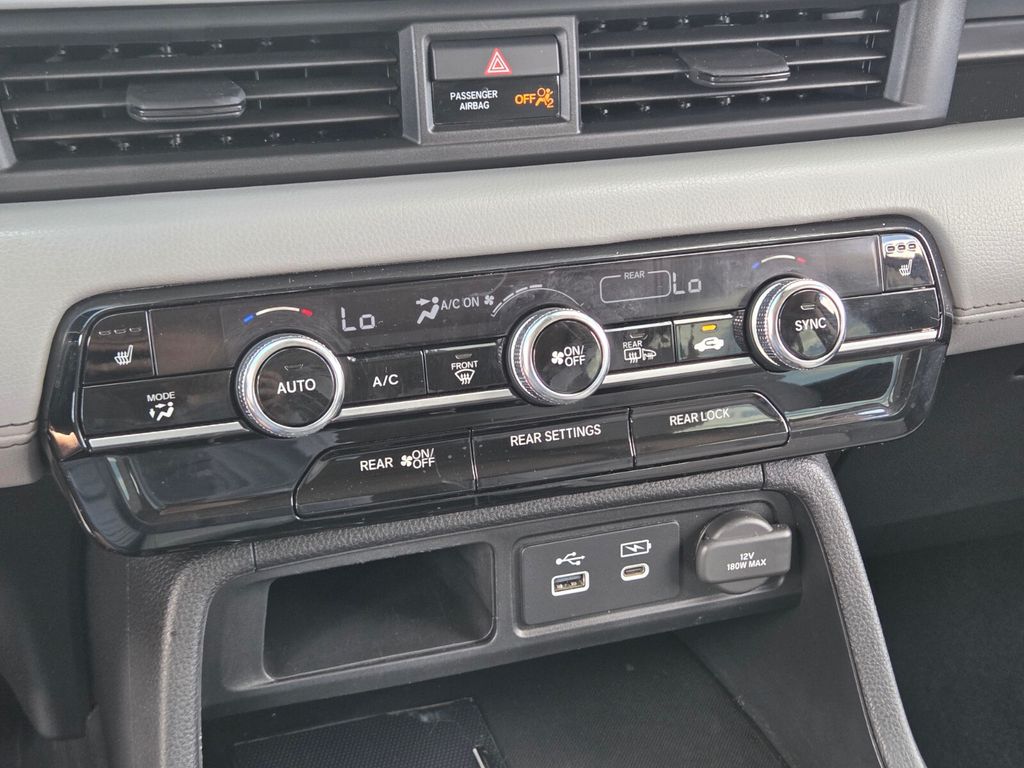 2024 Honda Pilot Touring - Photo 29
