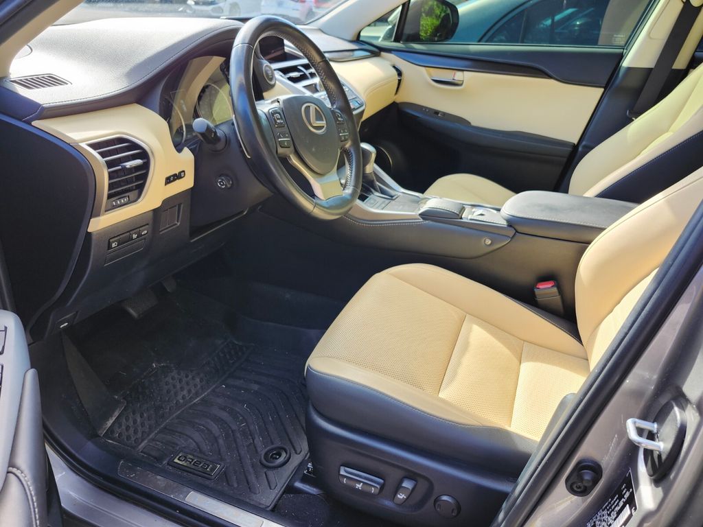2020 Lexus NX 300 Premium photo 4