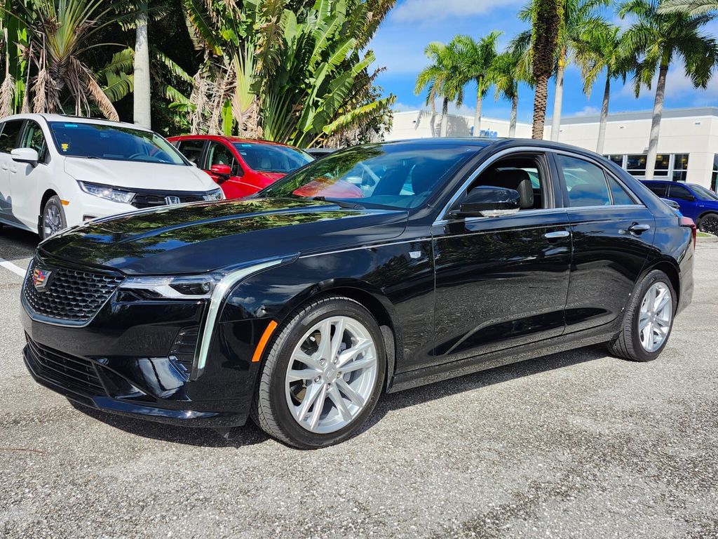 2023 Cadillac CT4 Luxury photo 3