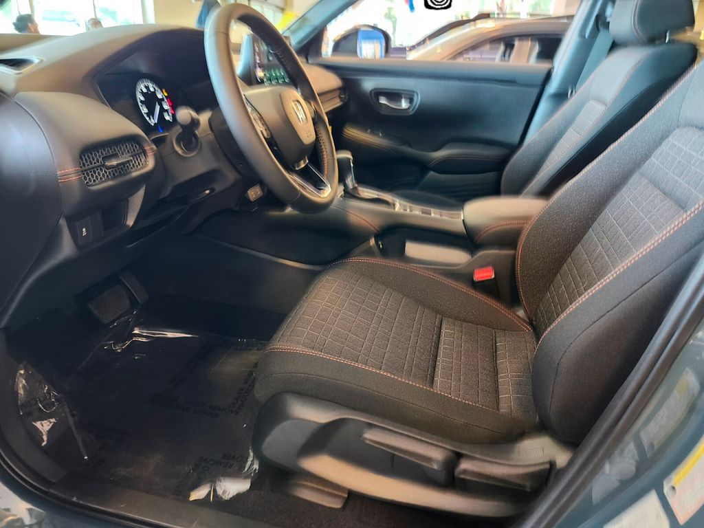 2026 Honda HR-V Sport photo 4