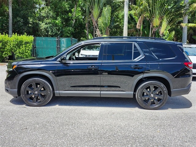2025 Honda Pilot Black Edition photo 4