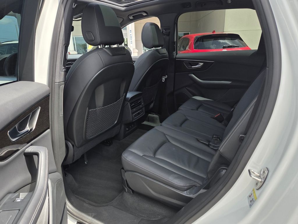 2025 Audi Q7 Premium Plus - Photo 11