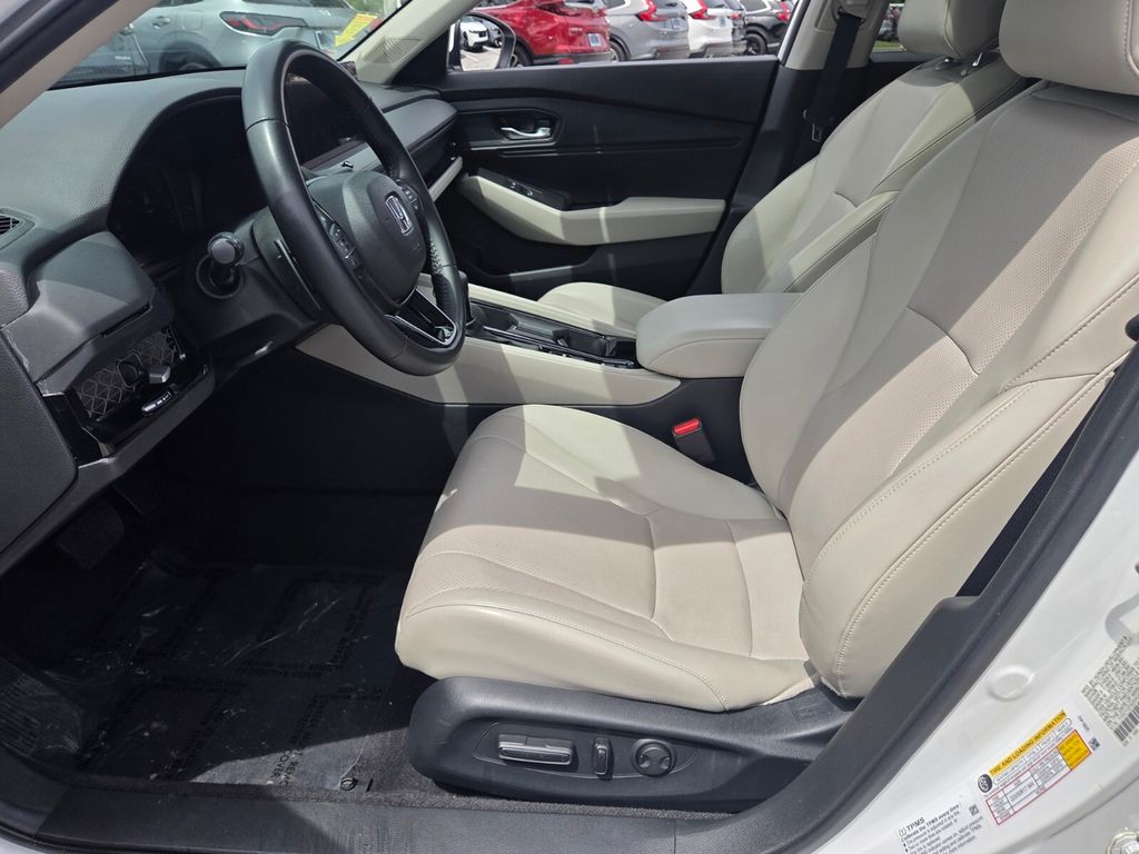 2024 Honda Accord Hybrid EX-L - Photo 9