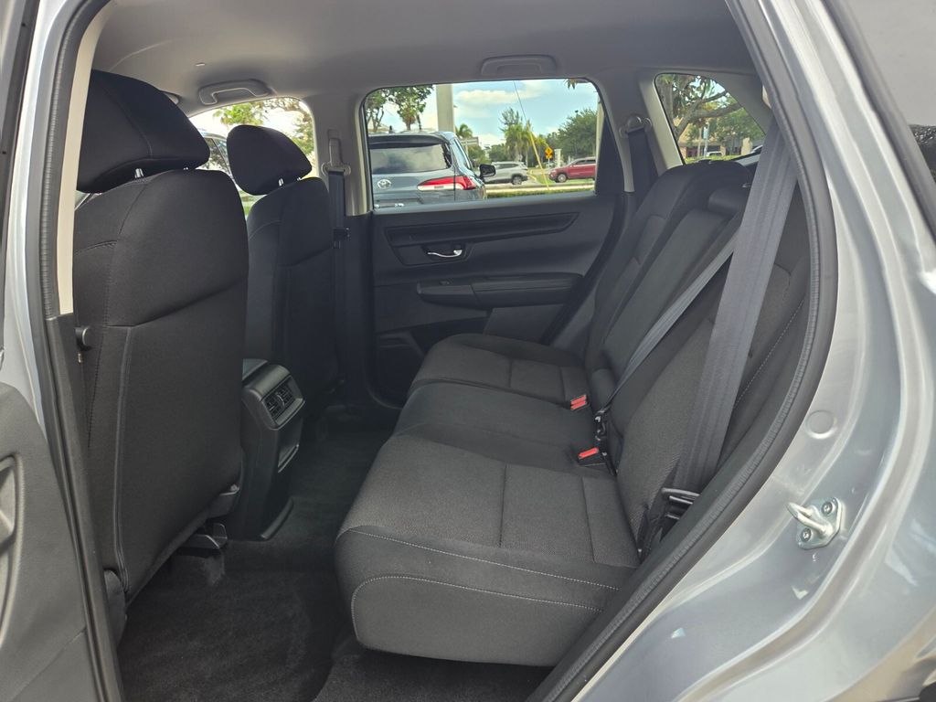 2025 Honda CR-V LX - Photo 11