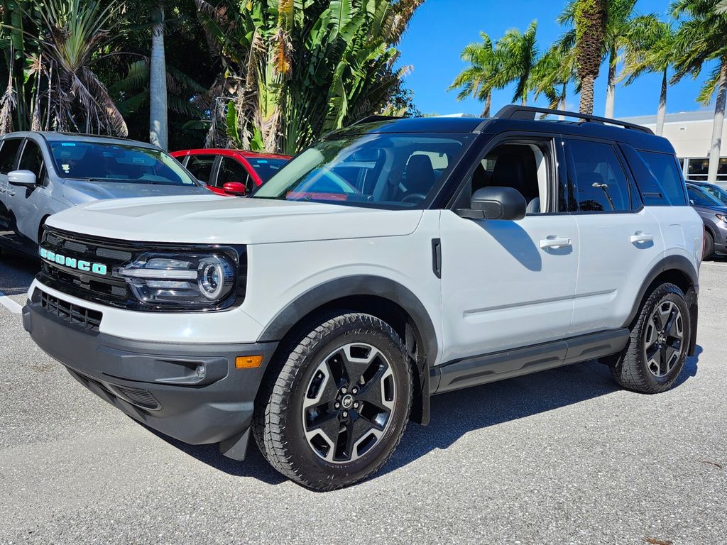 2021 Ford Bronco Sport Outer Banks photo 2